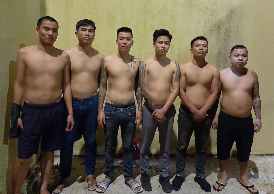 30 thanh niên hỗn chiến, nổ súng bắn nhau giữa ban ngày