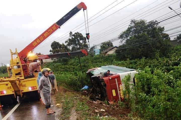 Liên tiếp xảy ra tai nạn giao thông trên đèo Phú Hiệp, Quốc lộ 20