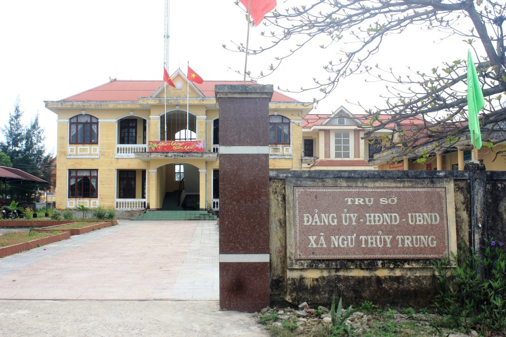 Quảng Bình: Gần 300 cán bộ dôi dư phải "nghỉ hưu non" sau sắp xếp