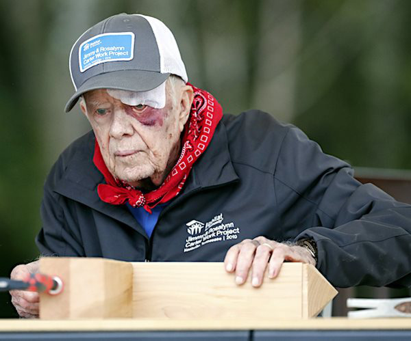 Liên tục bị ngã, cựu Tổng thống Mỹ Jimmy Carter nhập viện vì chảy máu não