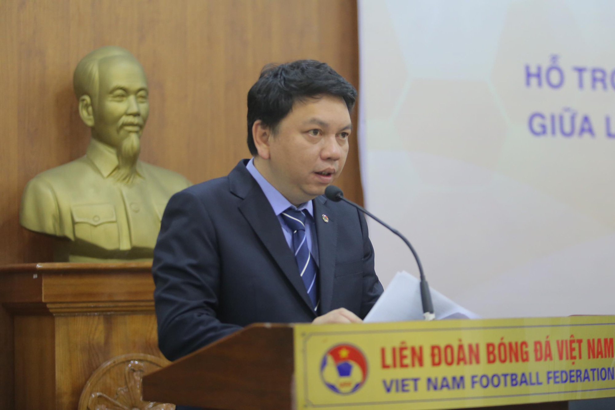 Lộ thêm nhà tài trợ trả lương khủng cho HLV Park Hang-seo - Ảnh 3.