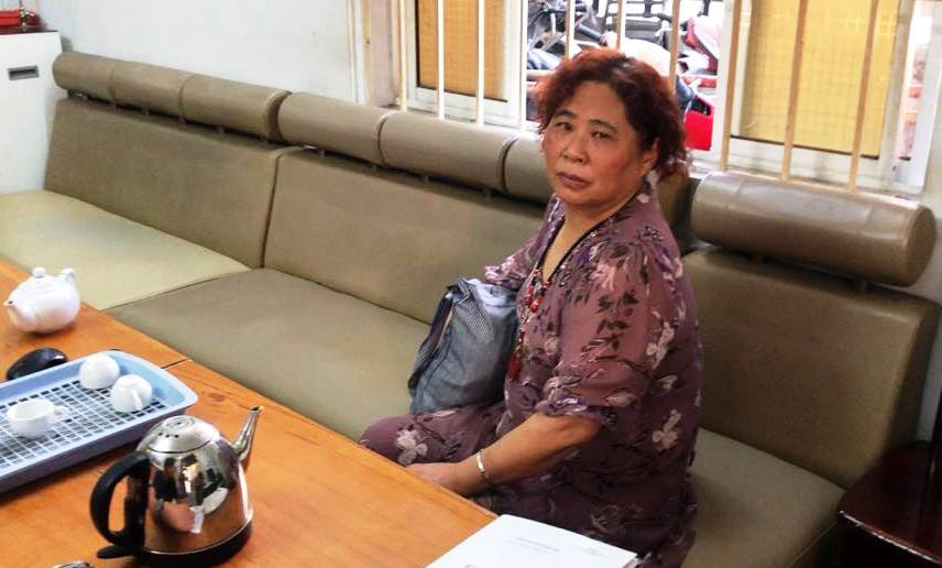 Cảnh s&aacute;t đạp ng&atilde; xe t&ecirc;n cướp, lấy lại t&uacute;i x&aacute;ch cho du kh&aacute;ch nước ngo&agrave;i - Ảnh 2.
