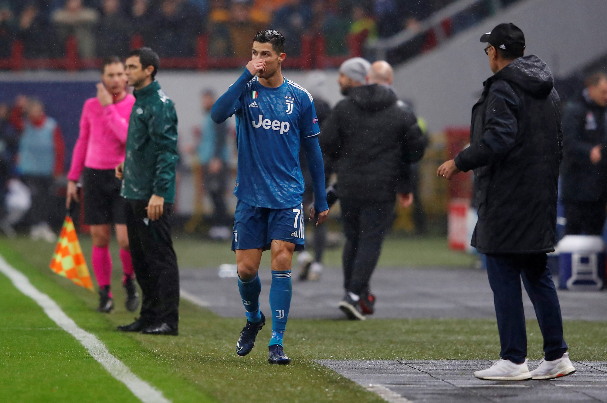 Ronaldo nghi trốn thử doping, đối mặt &aacute;n cấm thi đấu 2 năm - Ảnh 2.