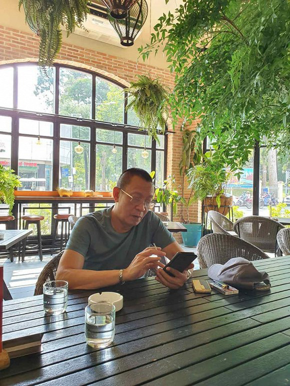 MC Lại Văn Sâm nổi đóa với rác bẩn - Ảnh 2.
