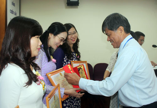 Lặng lẽ cống hiến