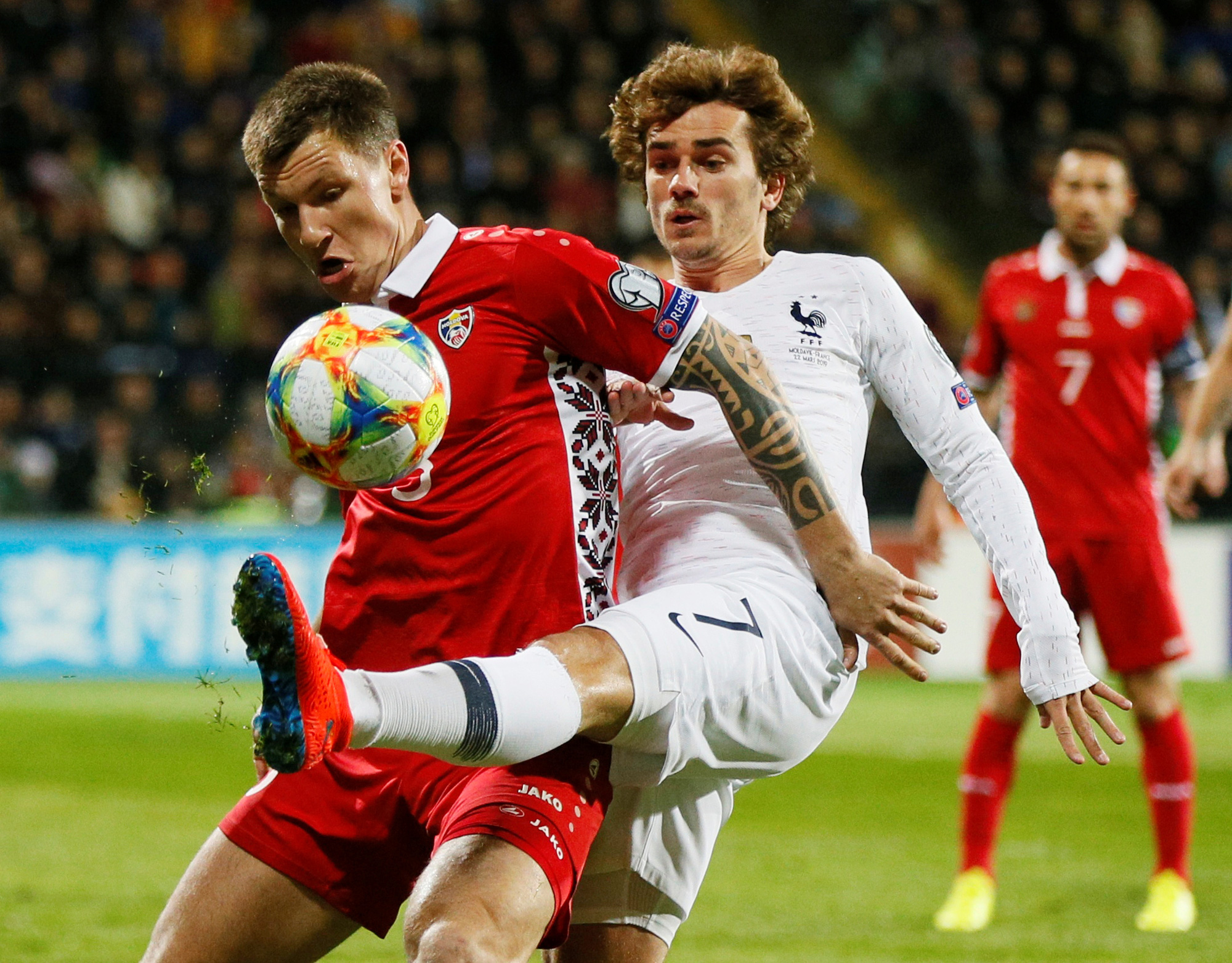 Nh&agrave; v&ocirc; địch World Cup thấp thỏm chờ v&eacute; dự&hellip; Euro - Ảnh 2.