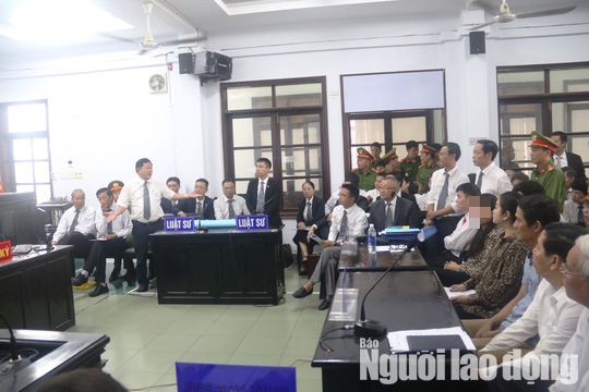 To&agrave;n cảnh phi&ecirc;n t&ograve;a x&eacute;t xử luật sư Trần Vũ Hải - Ảnh 4.