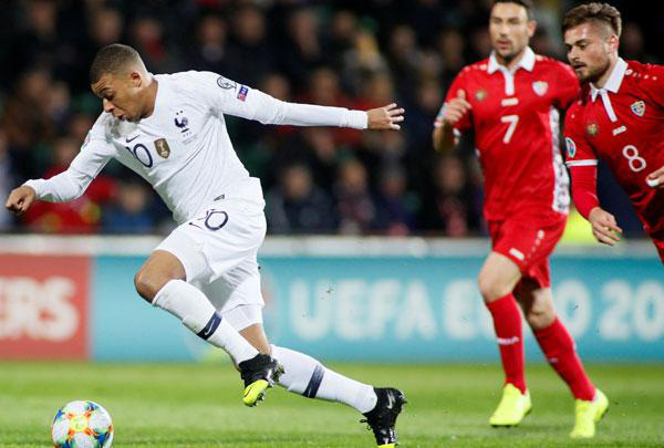 Nh&agrave; v&ocirc; địch World Cup thấp thỏm chờ v&eacute; dự&hellip; Euro - Ảnh 4.