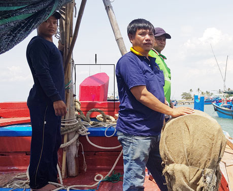 Những điều ki&ecirc;ng kỵ khi về l&agrave;ng biển miền Trung - Ảnh 1.