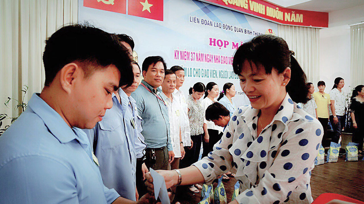 Nhiều hoạt động tri ân thầy cô giáo nhân ngày 20-11