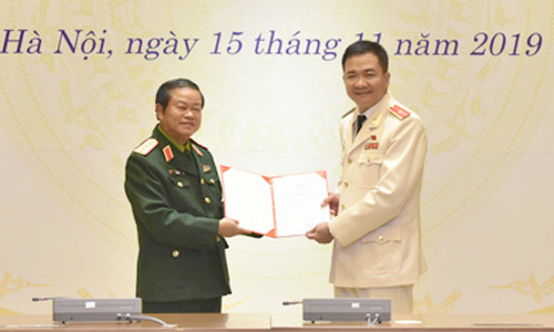 Thiếu tướng Nguyễn Minh Đức, 50 tuổi, giữ chức Phó Chủ nhiệm Ủy ban Quốc phòng và An ninh