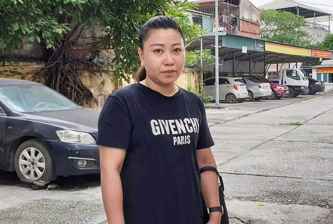 Cho Đại úy Lê Thị Hiền làm náo loạn tại sân bay Tân Sơn Nhất viết đơn ra khỏi ngành