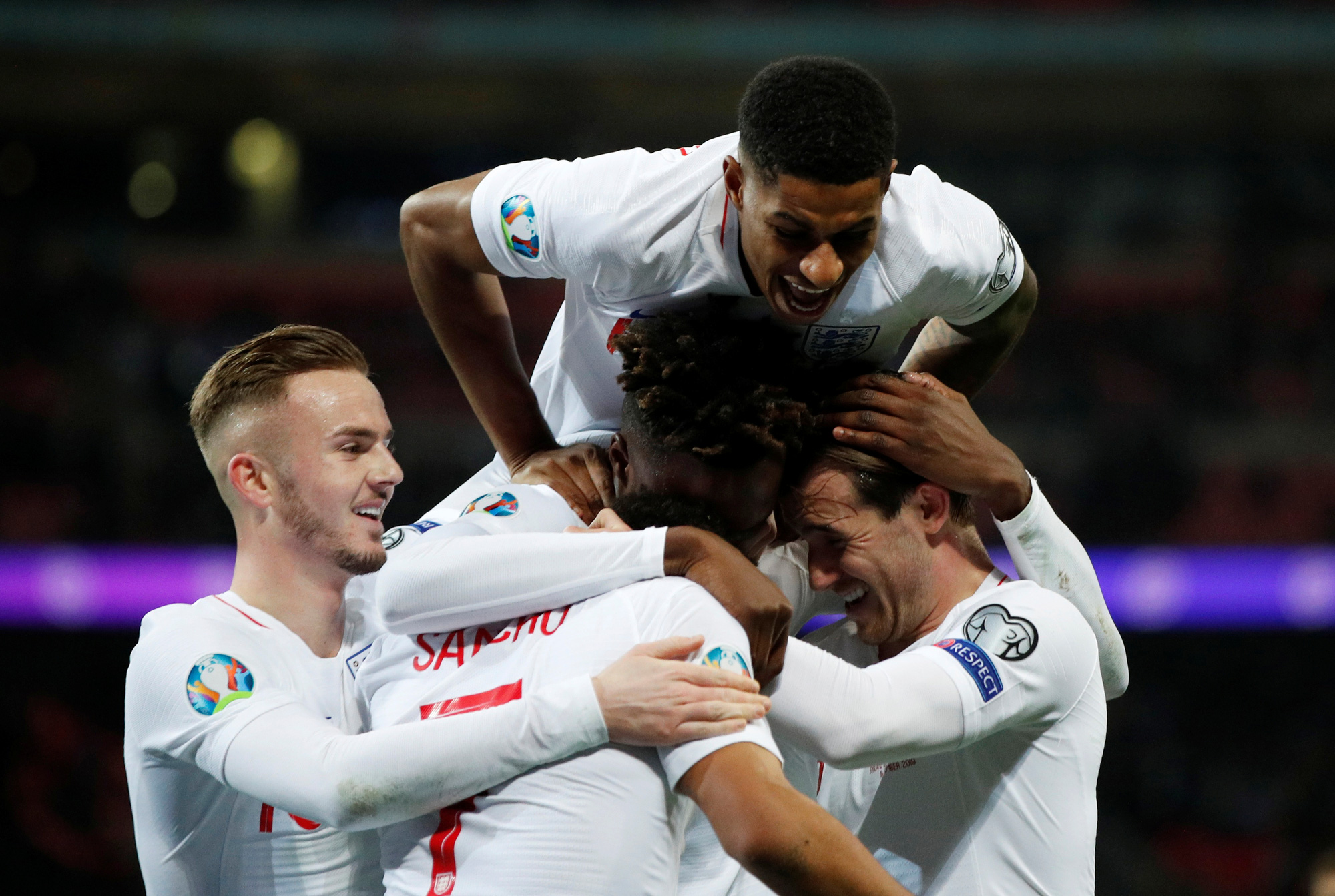 Mưa kỷ lục ở Wembley, tuyển Anh đoạt vé dự Euro 2020