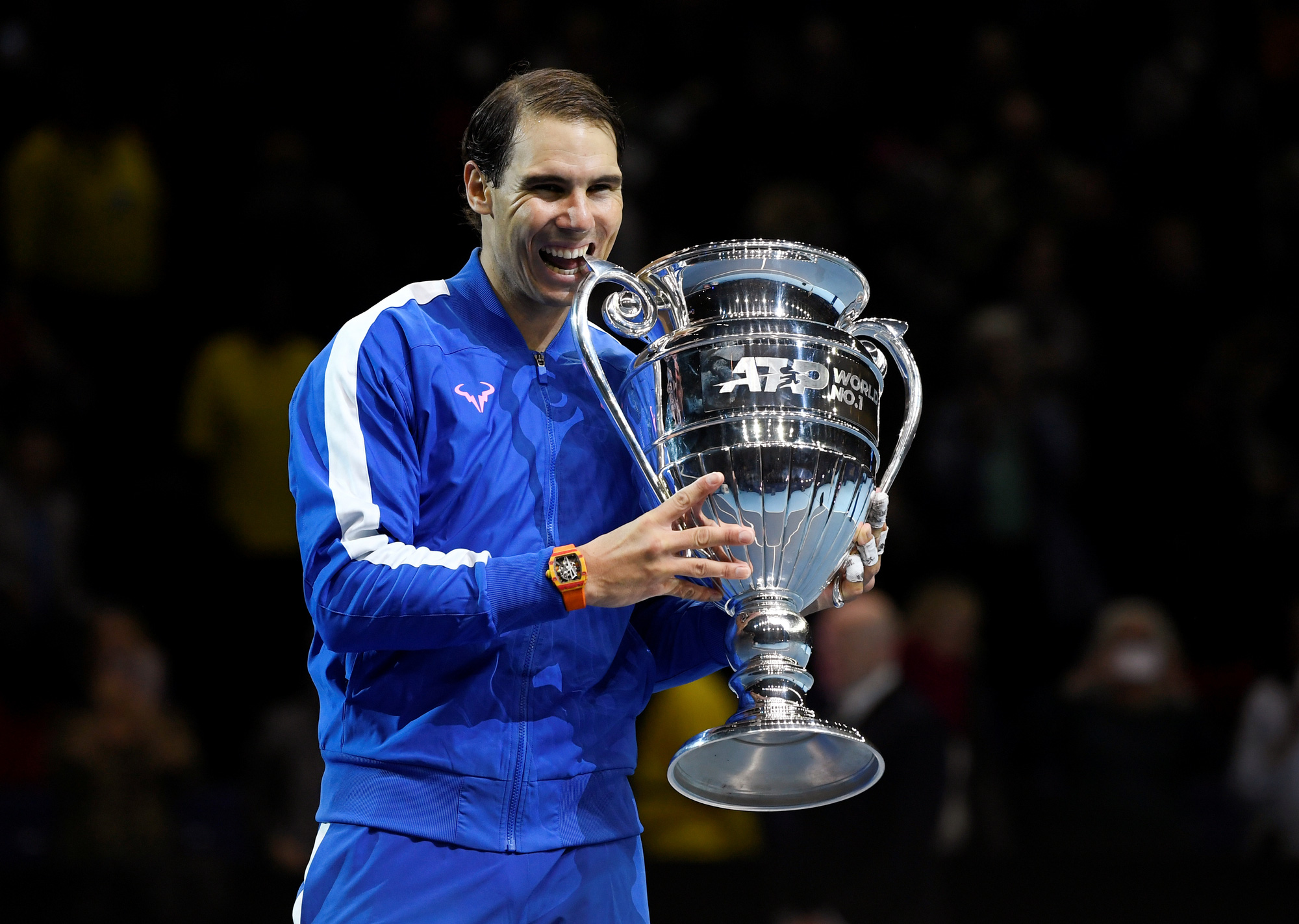 Nadal nối bước Djokovic, bị loại sớm khỏi ATP Finals 2019