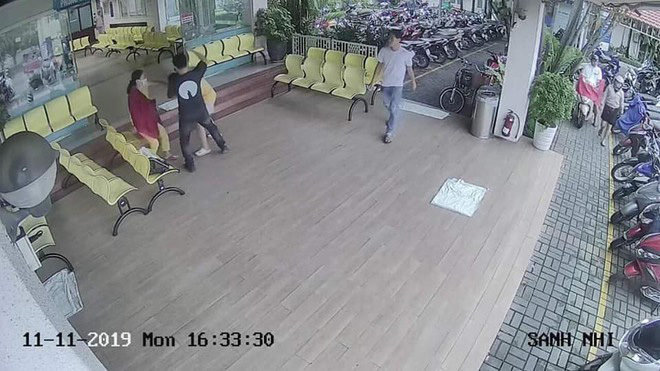 Tài xế beCar bị tố đánh khách hàng nữ tại sảnh bệnh viện ở TP HCM