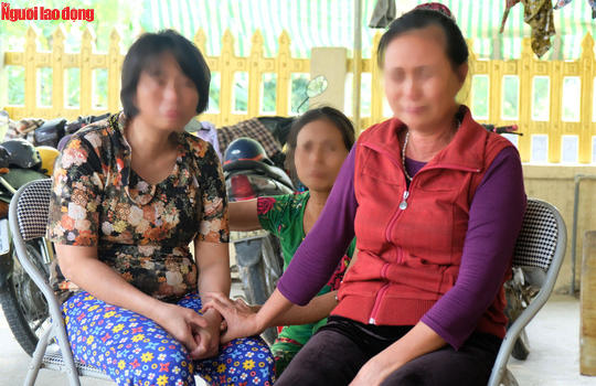 Nước mắt ngày trùng phùng của người phụ nữ sau 25 năm bị bán làm "vợ chui" ở Trung Quốc