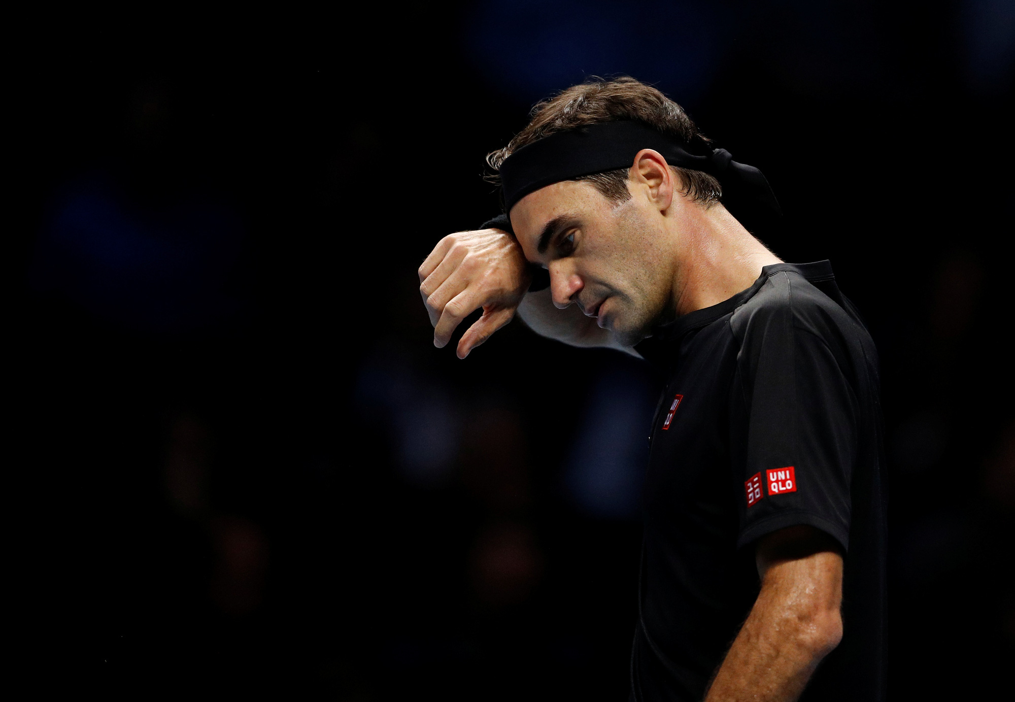 Thất bại trước tay vợt trẻ, Federer dừng bước ở ATP Finals