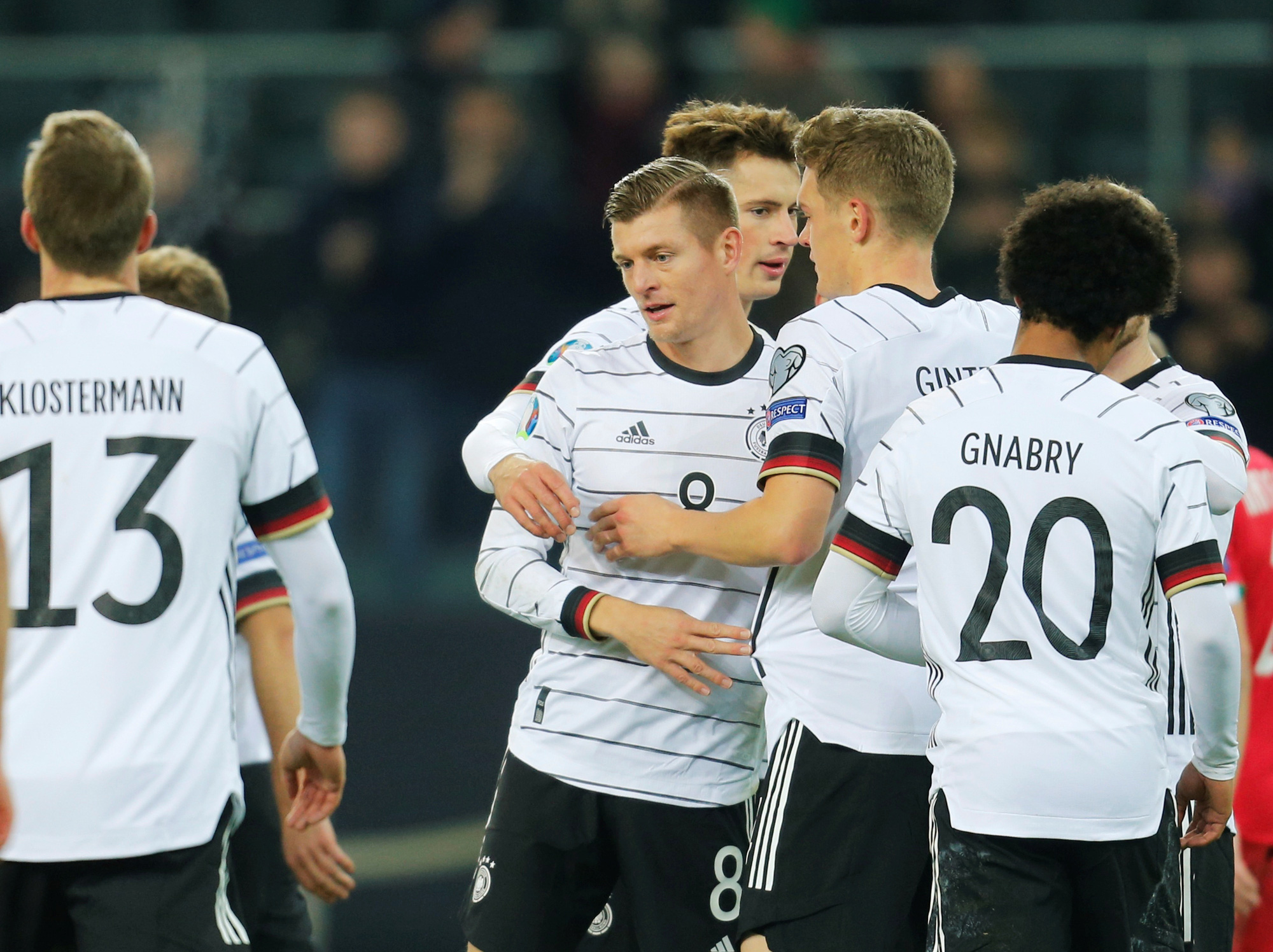 Toni Kroos lập cú đúp, Đức đè bẹp Belarus