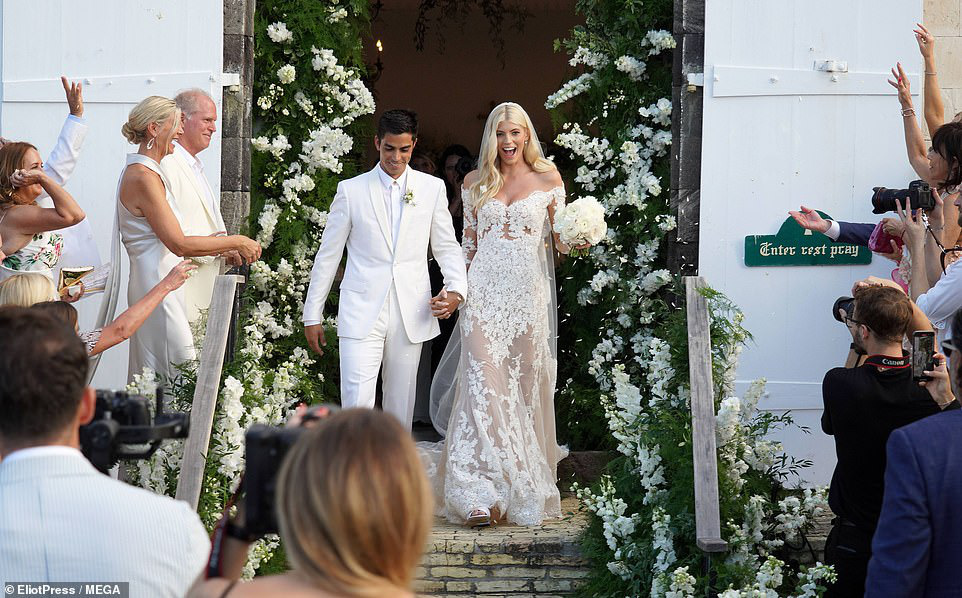Thiên thần nội y Devon Windsor lên xe hoa - Ảnh 7.