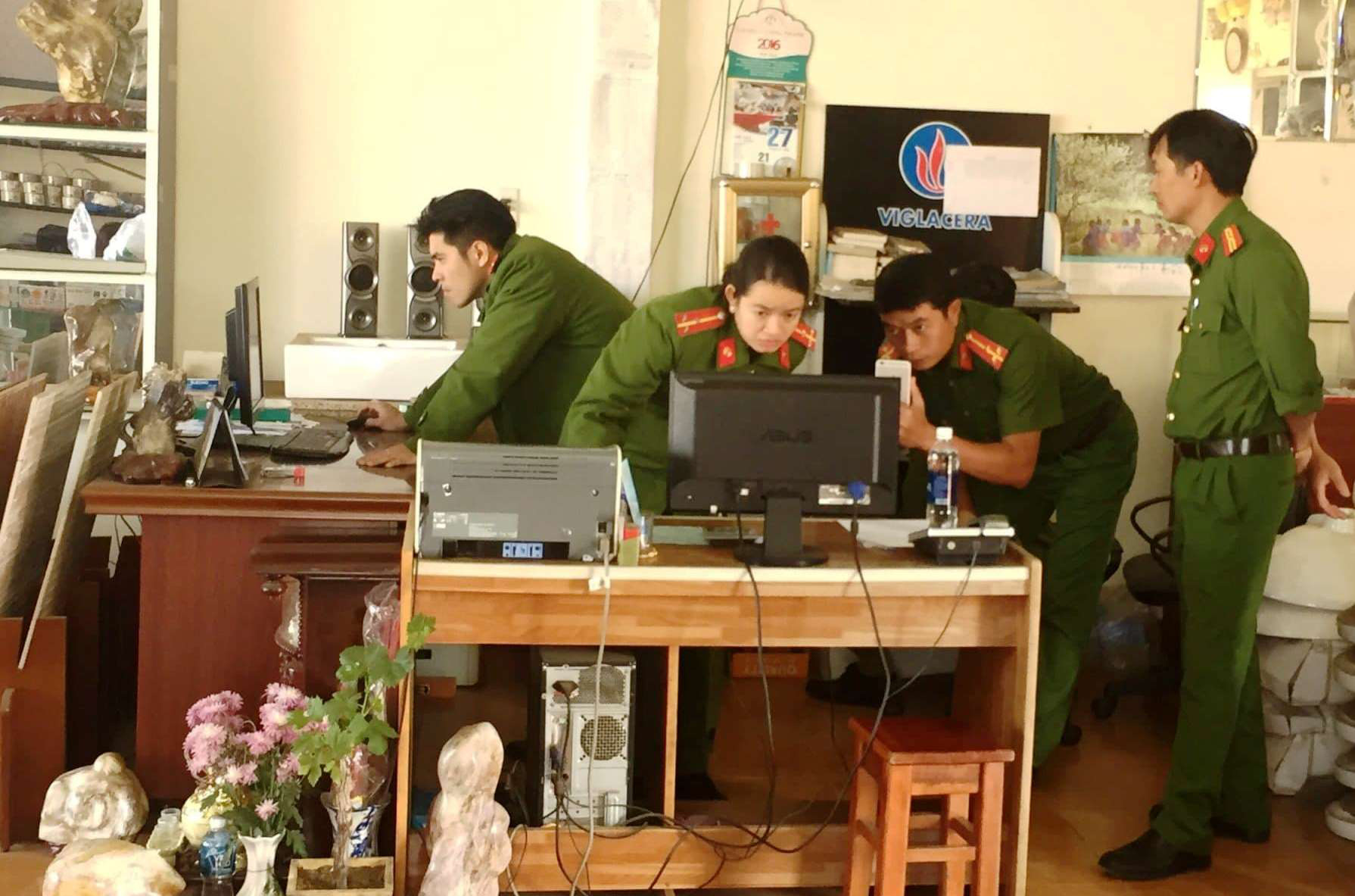 Bắt 2 nữ quái trong đường dây mua bán hóa đơn "khủng"