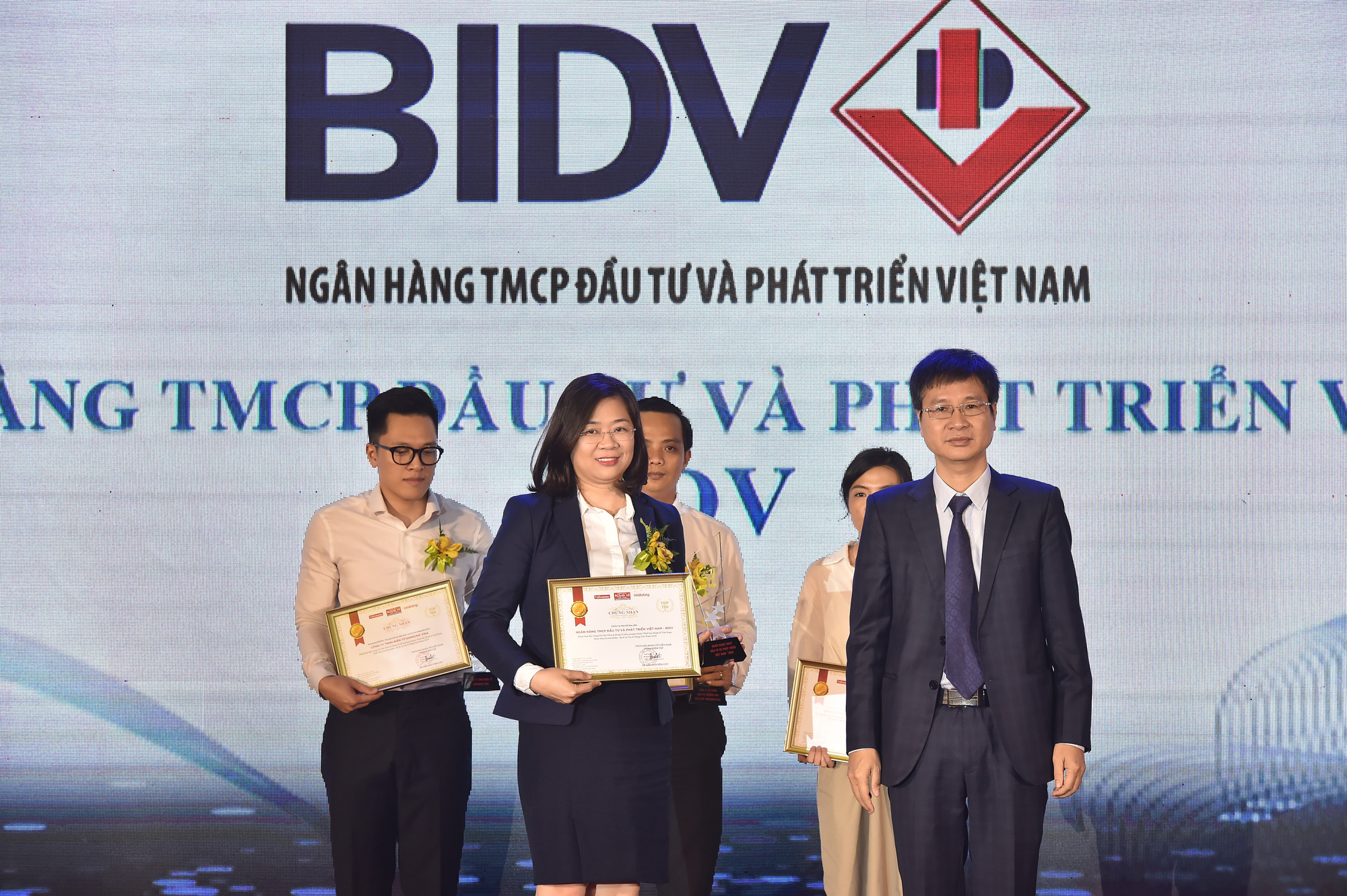 Dịch vụ Thu hộ học phí của BIDV vào Top 10 “Tin & Dùng” 2019