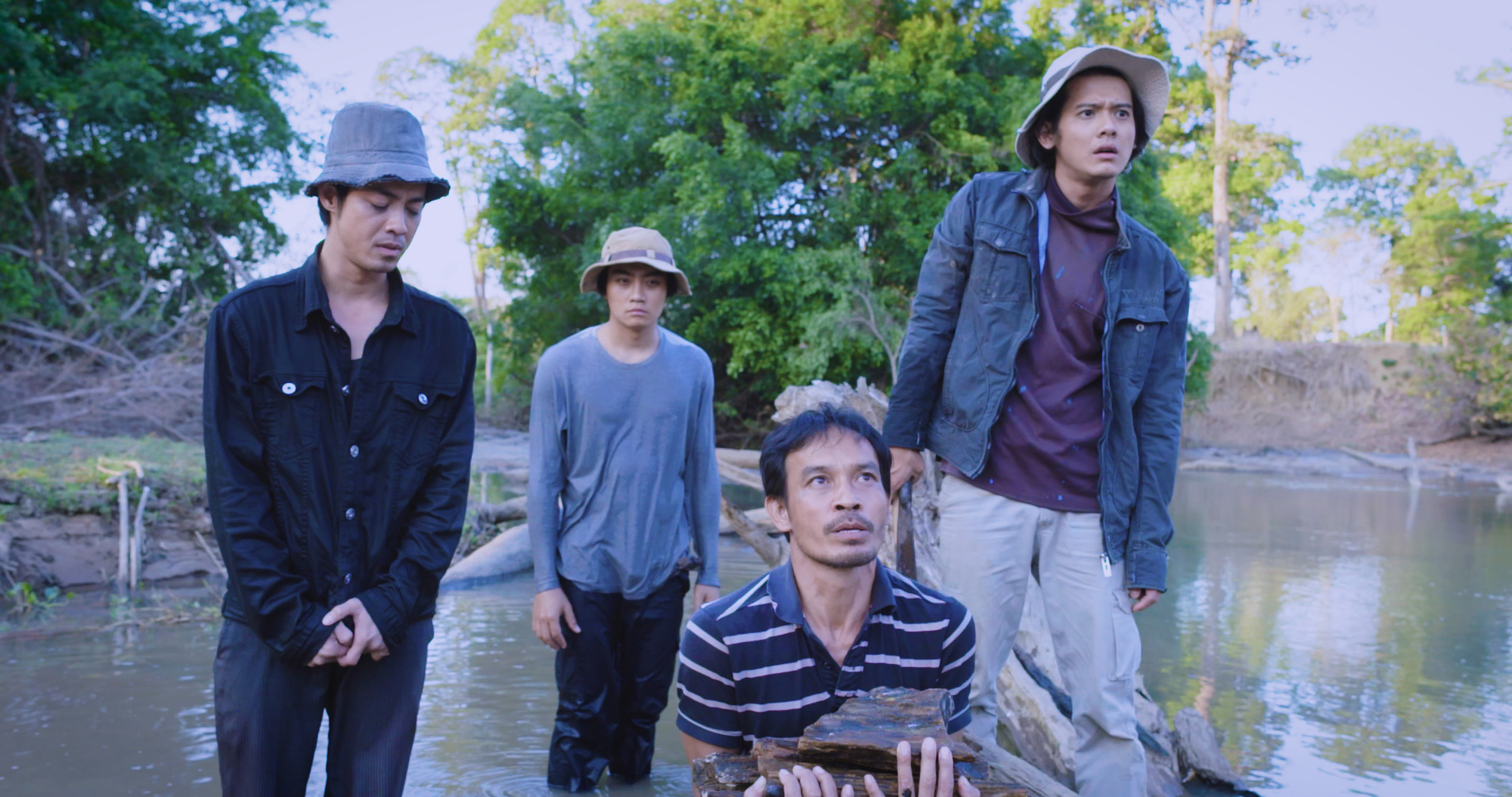 "Rừng thiêng": Mong manh lằn ranh thiện - ác