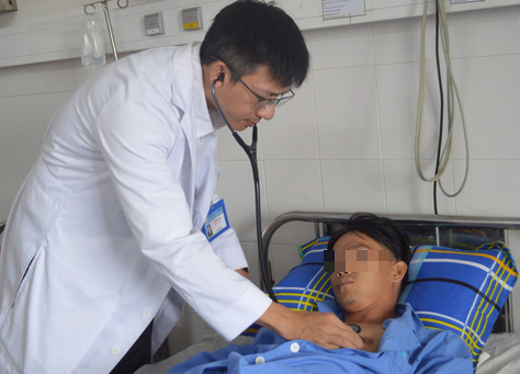 Hút nhiều thuốc lá và uống bia, thanh niên 23 tuổi suýt bỏ mạng