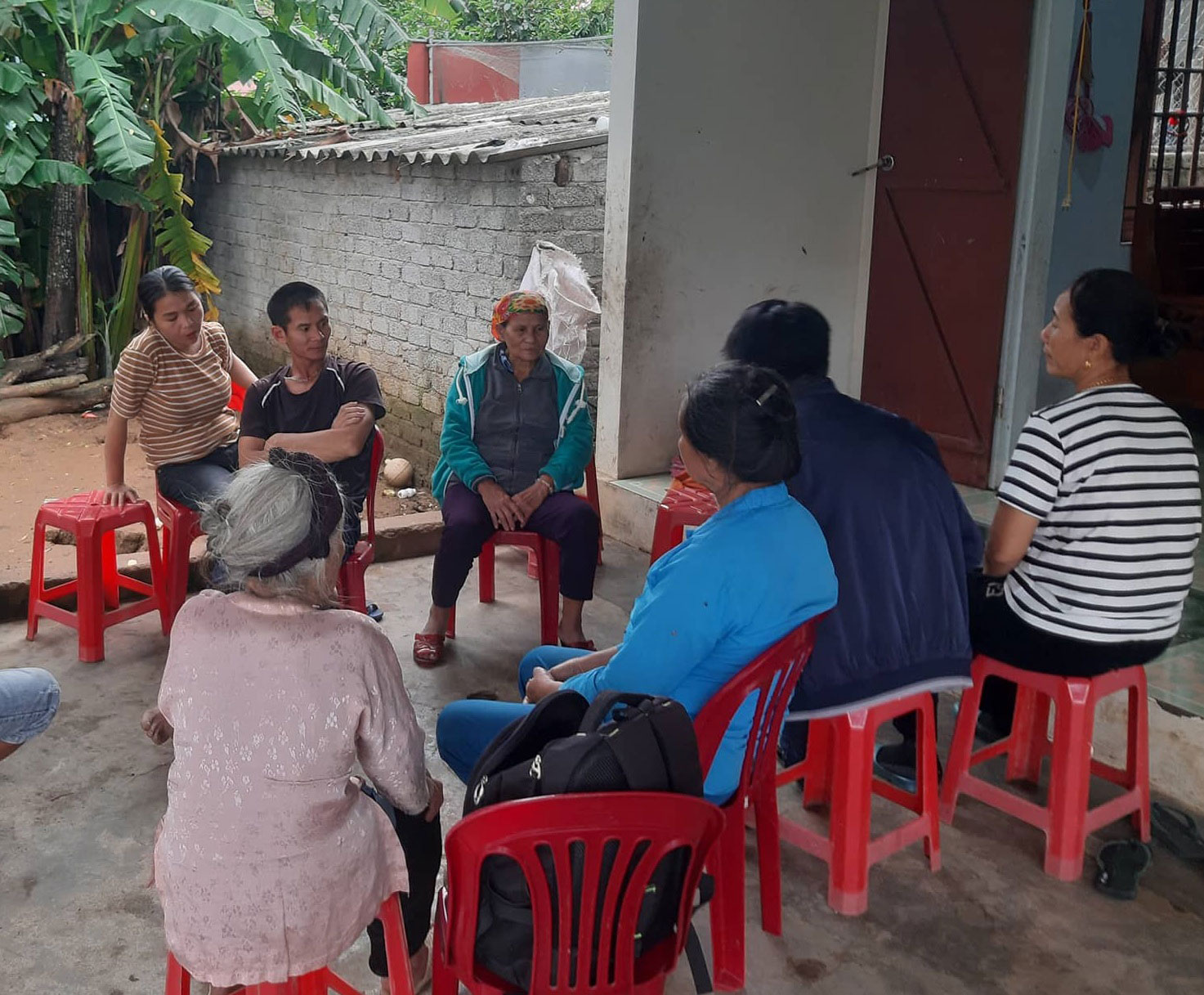 Vụ 39 người chết ở Anh: Người nhà lo chi phí đưa thi thể về nước