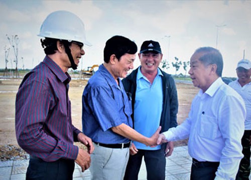 Bí thư Tỉnh ủy Thừa Thiên - Huế kêu gọi ủng hộ người nghèo - Ảnh 1.