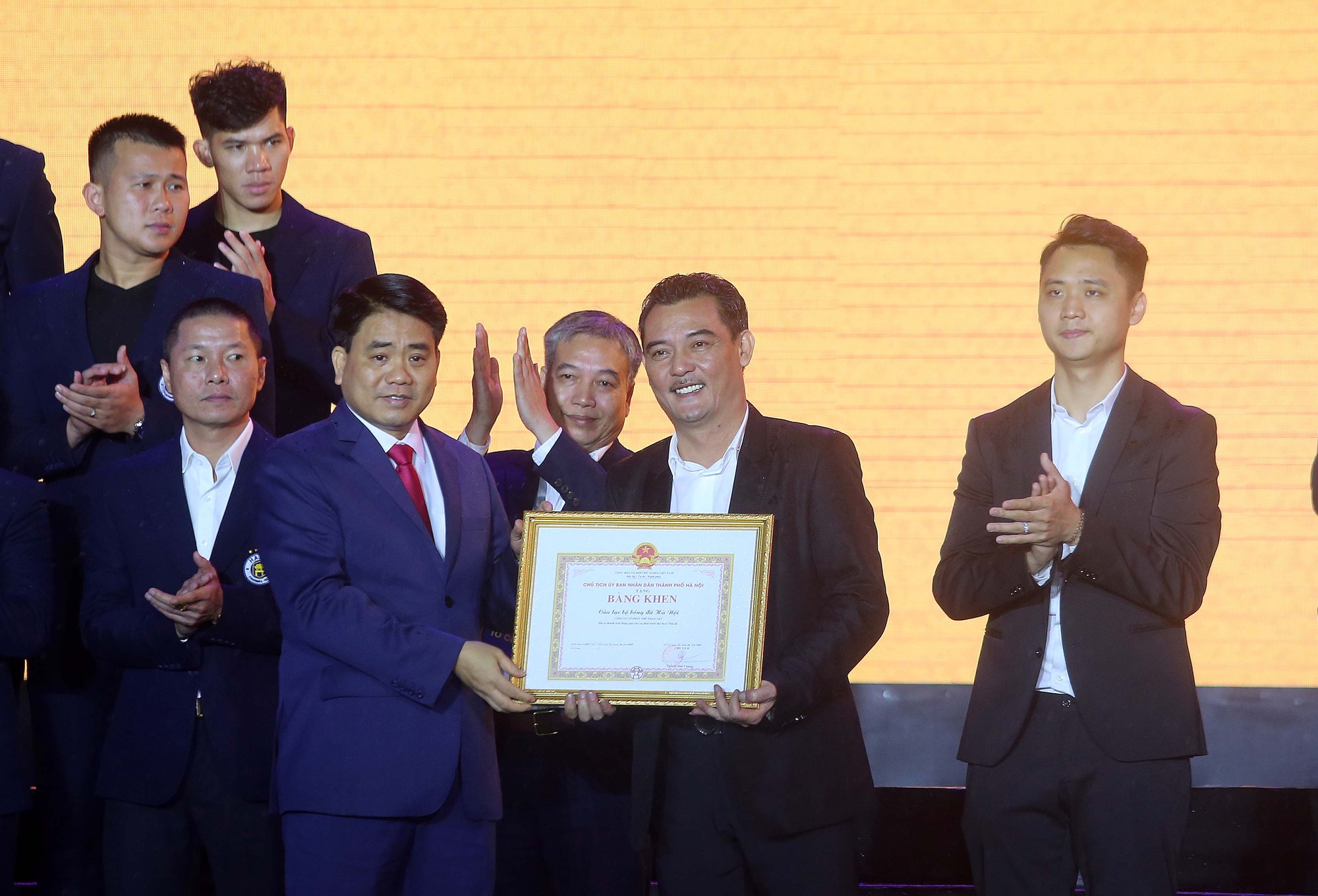 Quang Hải cùng CLB Hà Nội rạng ngời trong ngày vinh danh, đón nhận Huân chương Lao động hạng Ba - Ảnh 4.