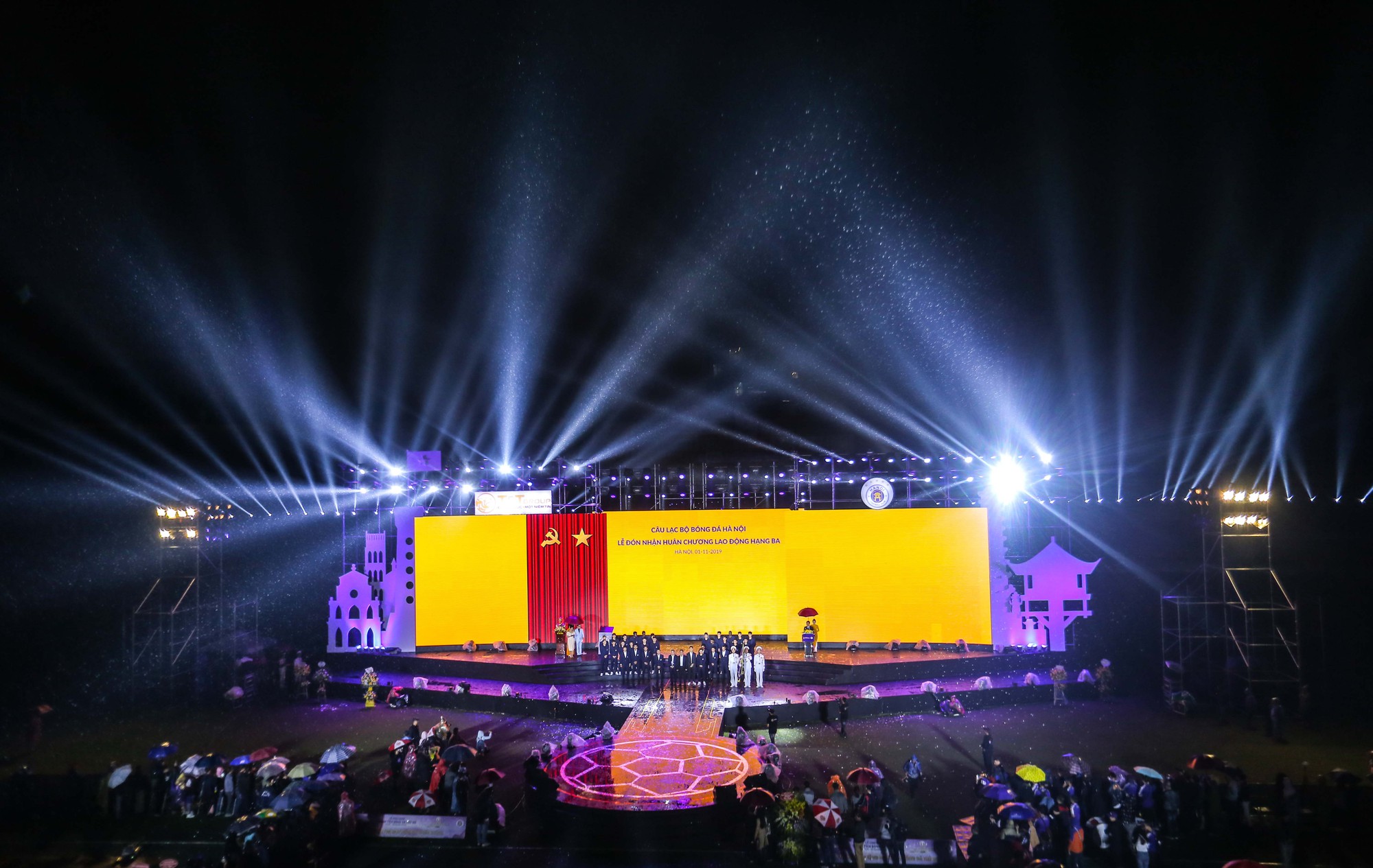 Quang Hải cùng CLB Hà Nội rạng ngời trong ngày vinh danh, đón nhận Huân chương Lao động hạng Ba - Ảnh 5.