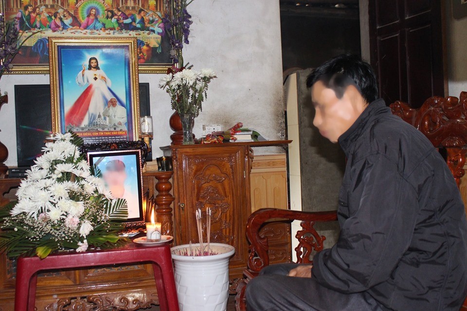 Vụ 39 người chết ở Anh: Nhiều gia đình nhận được điện thoại xưng cảnh sát Anh - Ảnh 1.