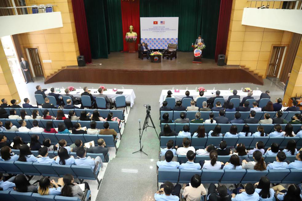 Bộ trưởng Quốc phòng Mỹ Mark Esper dẫn chuyện Hai Bà Trưng để nói về quan hệ với Việt Nam - Ảnh 3.