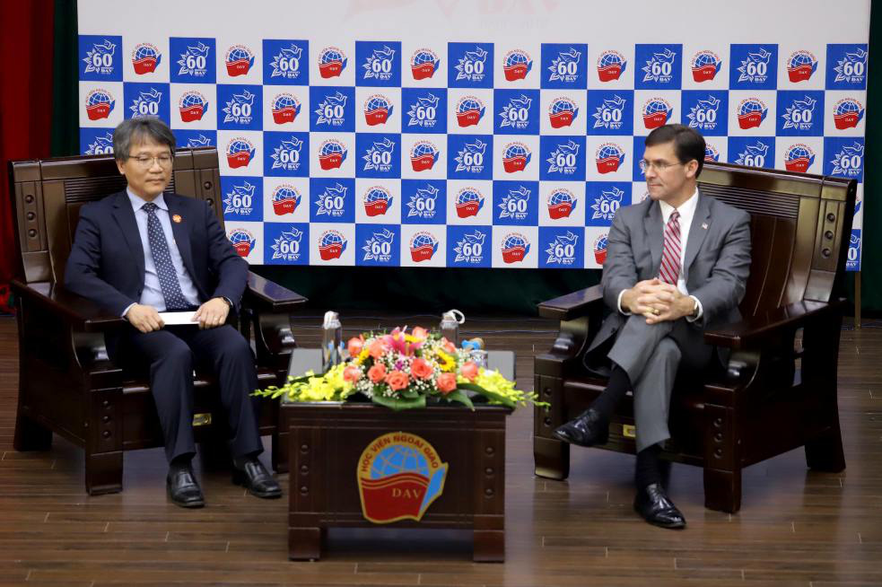 Bộ trưởng Quốc phòng Mỹ Mark Esper dẫn chuyện Hai Bà Trưng để nói về quan hệ với Việt Nam - Ảnh 1.