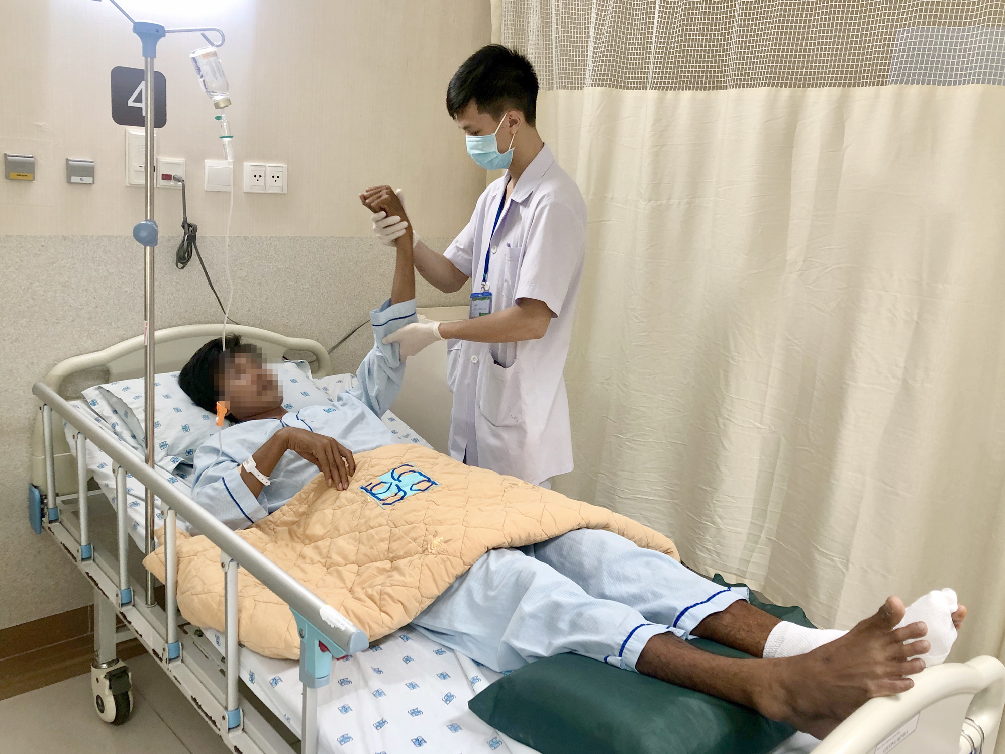 Hoàn cảnh đáng thương của chàng trai người Chăm bị xương đòn đâm lồng ngực