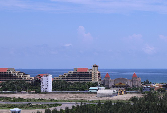 Bất động sản l&ograve;ng v&ograve;ng v&agrave;o tay doanh nghiệp ngoại - Ảnh 1.