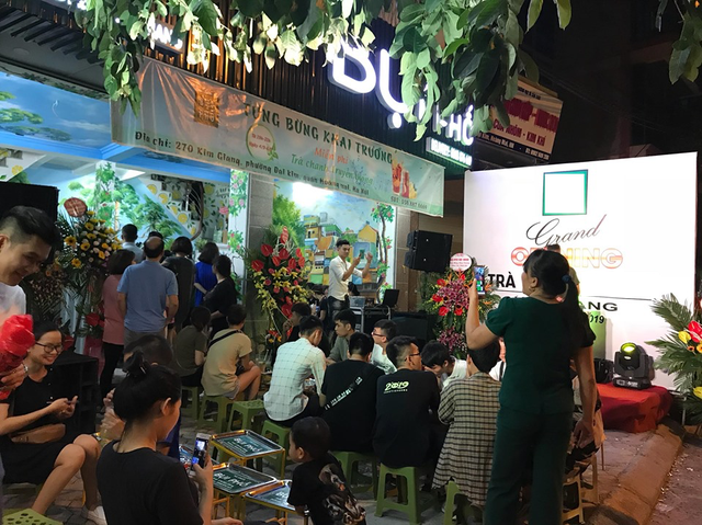 Trời mưa rét, bán trà chanh vẫn thu 300 triệu đồng/tháng