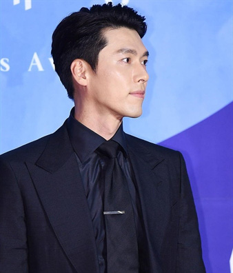 Nhan sắc của Hoàng tử màn ảnh Hyun Bin ở tuổi 37 - Ảnh 11.