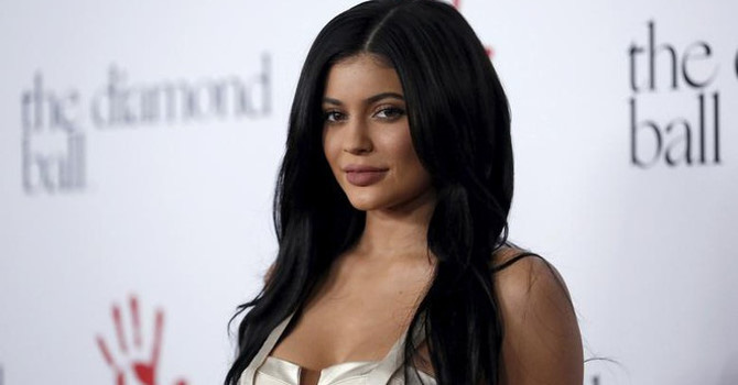 Tỷ phú Kylie Jenner kiếm 600 triệu USD từ bán cổ phiếu