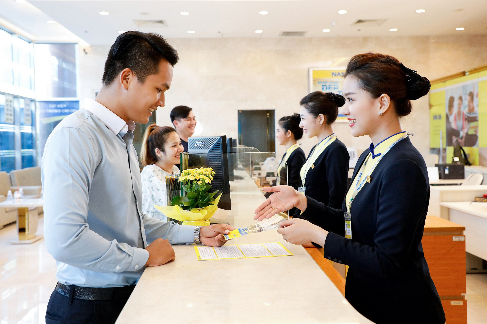 Cuối năm, nhiều ngân hàng chủ động giảm lãi suất