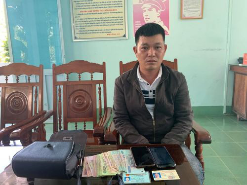 Bị đưa h&igrave;nh ảnh đang trộm l&ecirc;n facebook, đạo tặc ra c&ocirc;ng an đầu th&uacute; - Ảnh 2.
