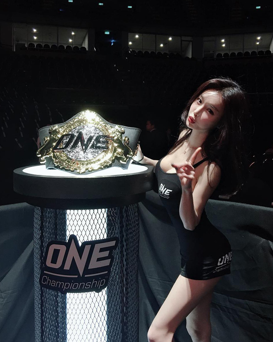 Bỏng mắt trước 7 Ring Girl n&oacute;ng bỏng sẽ xuất hiện tại trận đấu của Duy Nhất - Ảnh 7.