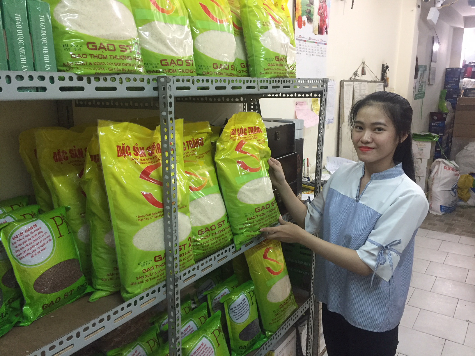 Gạo ST25 ngon nhất thế giới liên tục cháy hàng tại TP HCM