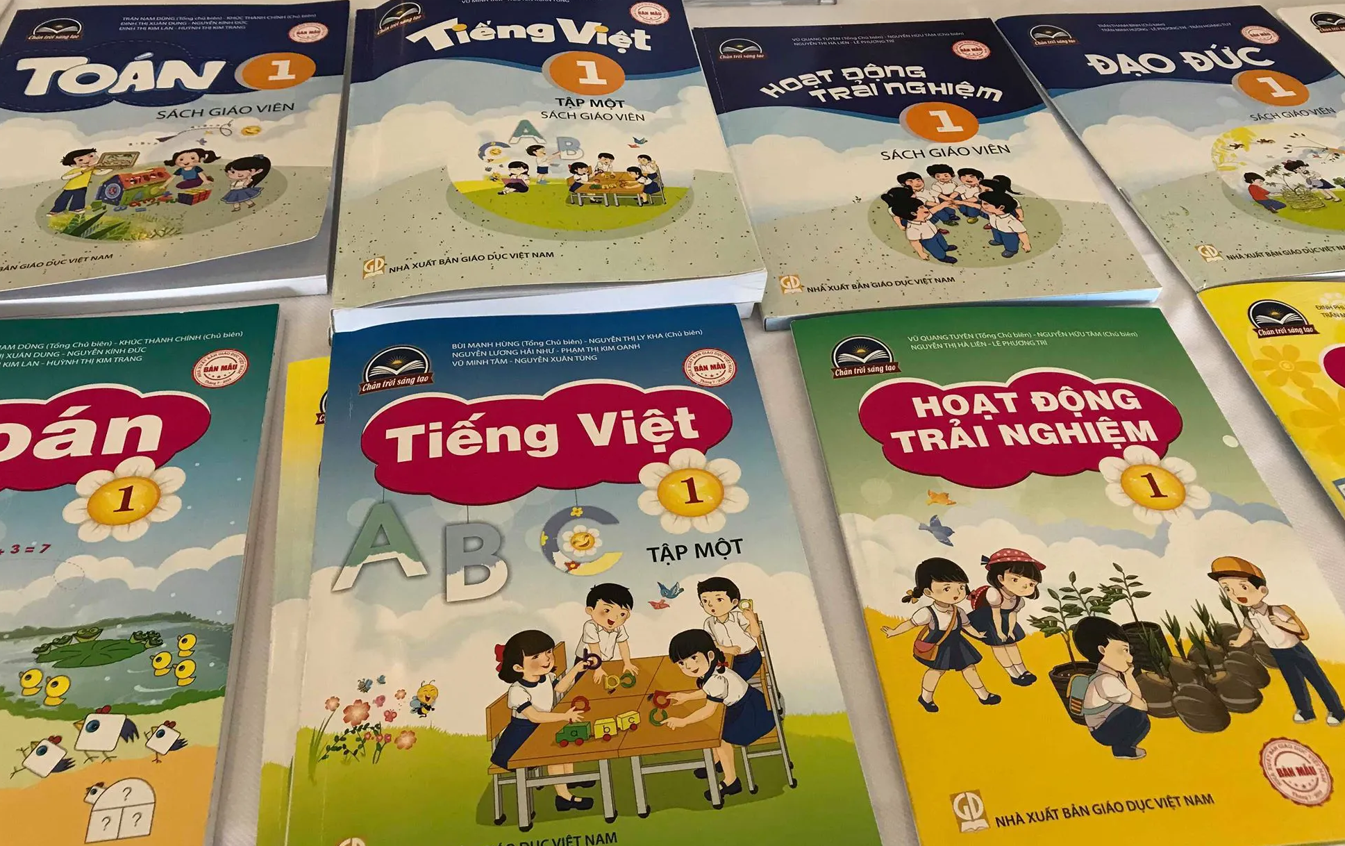 Bộ GD-ĐT "trần tình" gì về khoản 16 triệu USD viết SGK?
