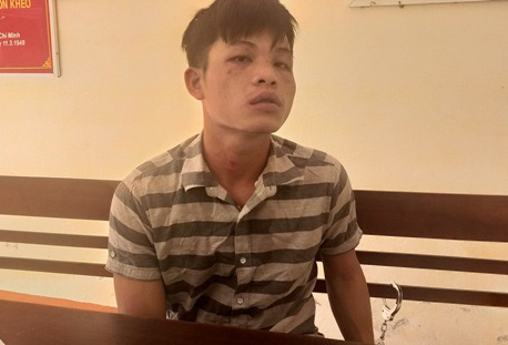 Kẻ bị truy nã đang đột nhập trộm cắp thì bị người dân vây bắt