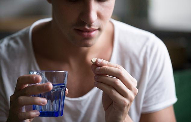Trị cholesterol cao theo cách này, quý ông bất ngờ tránh được ung thư