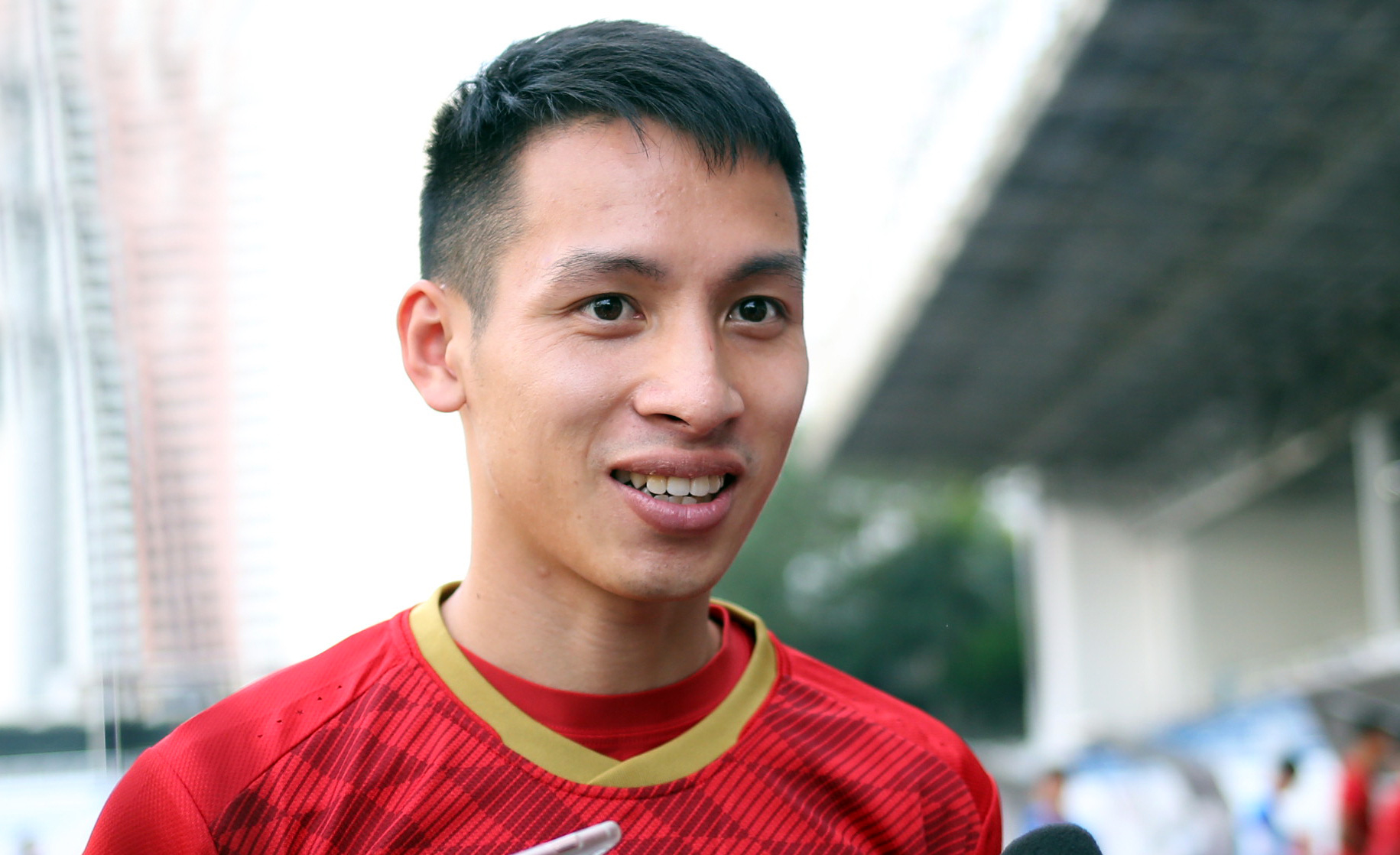 Thầy Park động viên 2 cầu thủ "có vợ con, còn đi đá SEA Games"