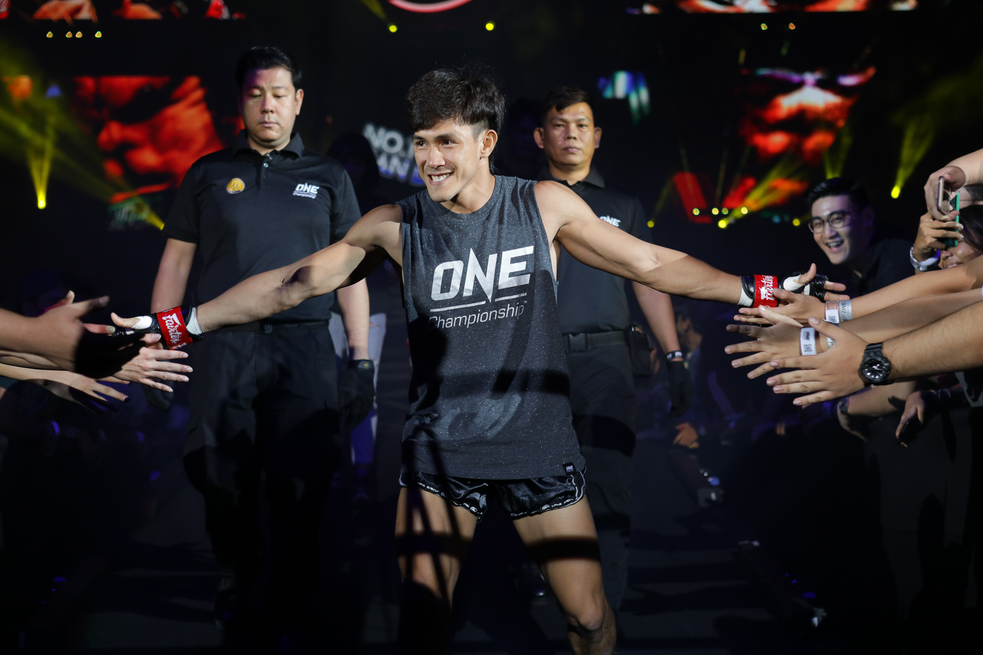 CLIP: Duy Nhất nói gì sau khi tỏa sáng tại ONE Championship?