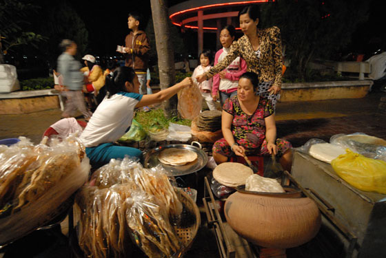 Chợ đêm, chợ nổi phải sáng đèn