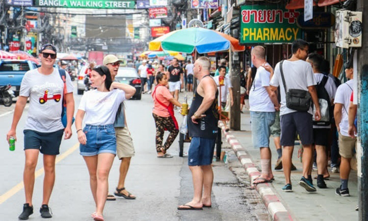 Châu Á đau đầu với du khách nước ngoài quỵt viện phí